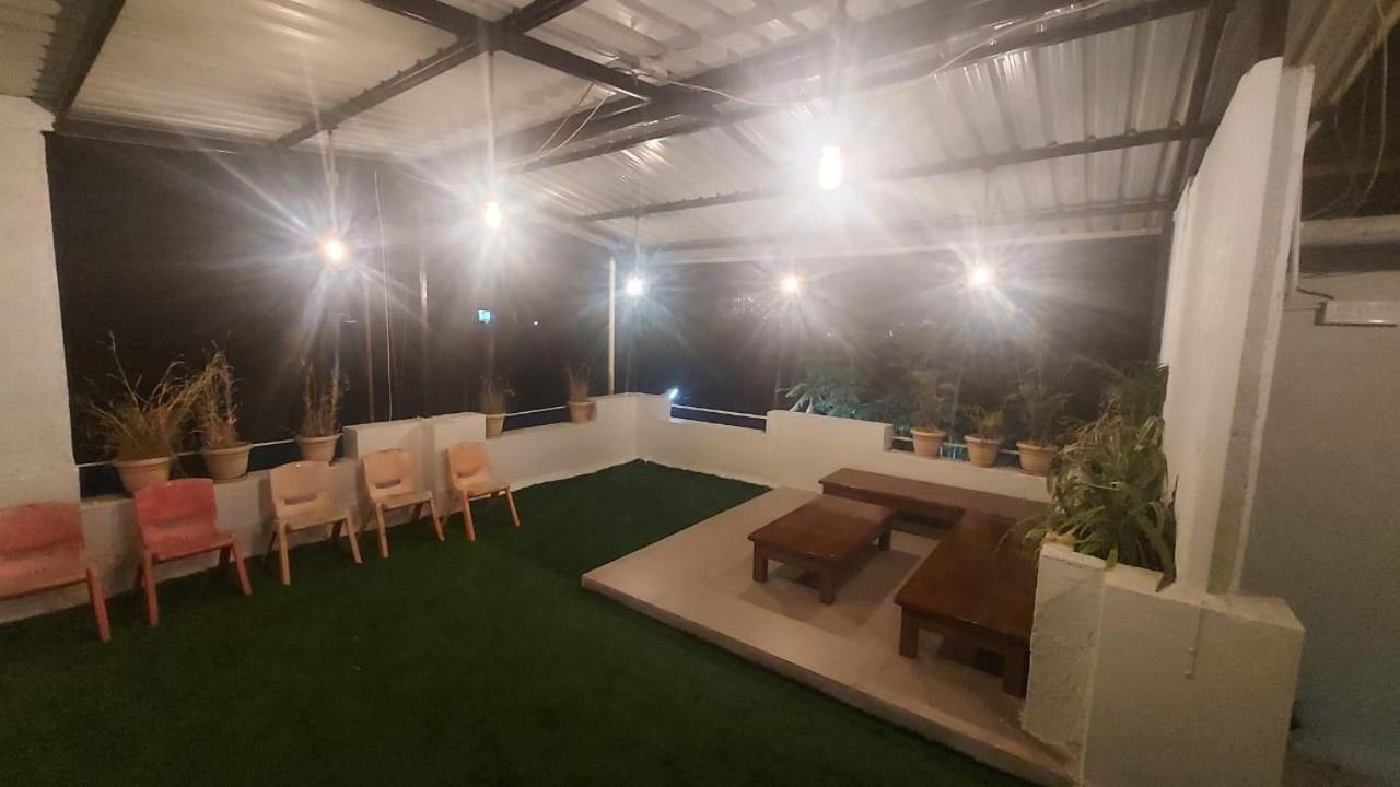 White Smoke Villa Igatpuri Bagian luar foto